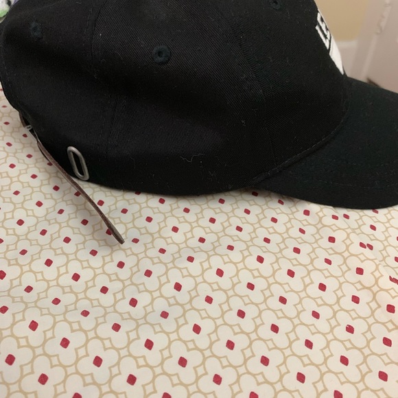Levi's Cap - Picture 4 of 4
